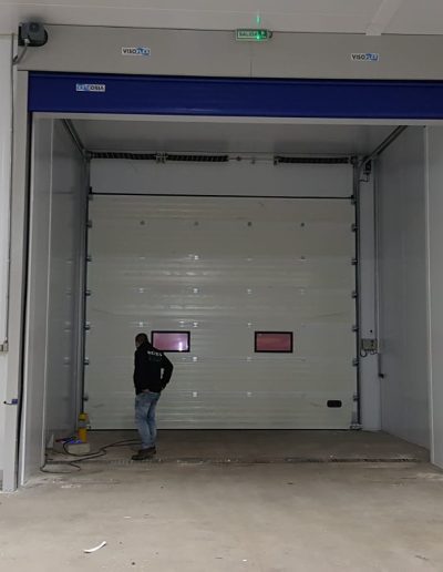 puerta seccional cámara